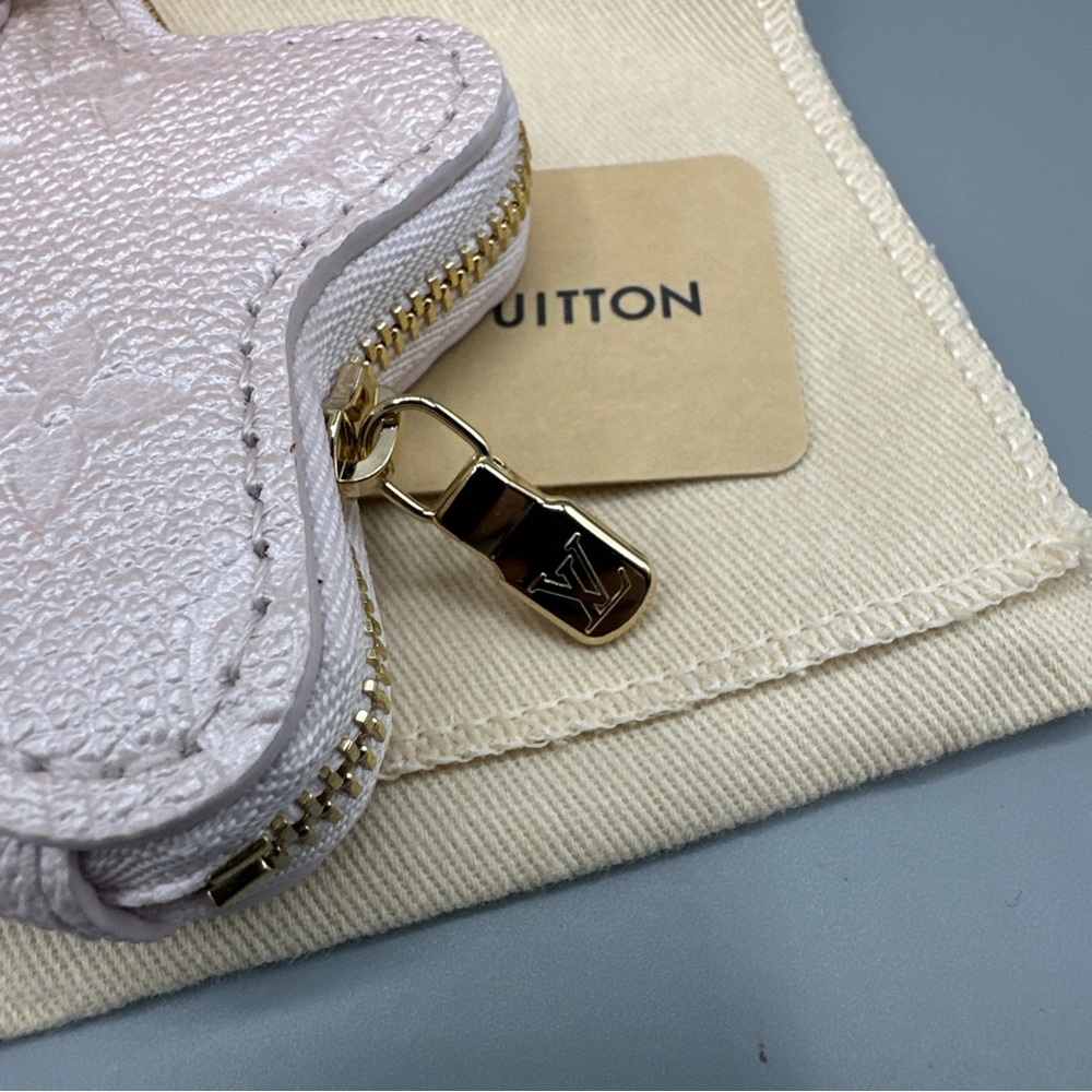 Louis Vuitton Spark Coin purse SNOWY PEARL. - Picture 3 of 7